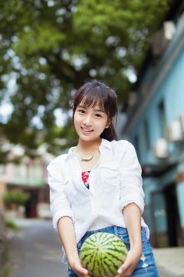 两个人轮流上24小时的班