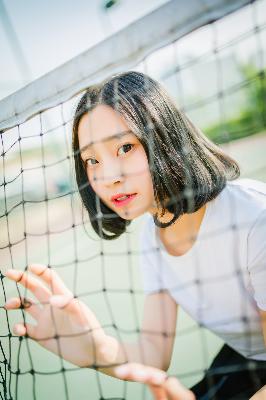 年轻漂亮的女士护士内衣