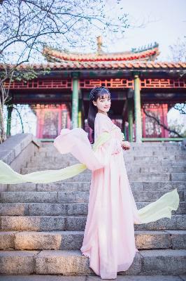 两个人轮流上24小时的班