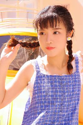 老婆出差闺蜜来家住几天